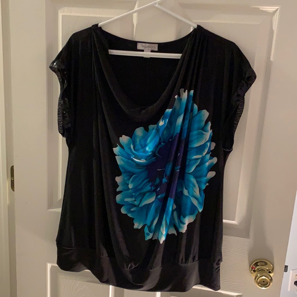 Silly top with sequin edge sleeve